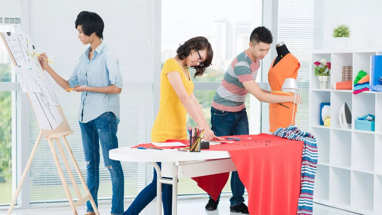 چگونه می توانیم با اصلاح سبک لباس آن را شادتر کنیم؟