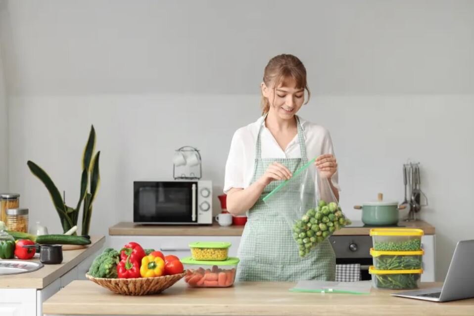 فواید یخ زدگی مواد غذایی/ چرا باید میوه ها و سبزیجات یخ زده بخوریم؟