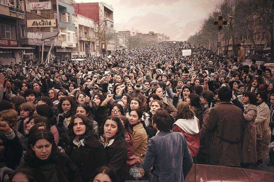 انقلاب زنان ایرانی
