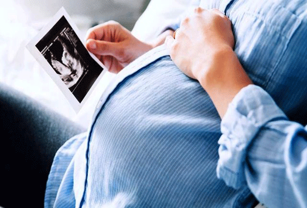 افسردگی باردار و پس از زایمان ؛ علل و علائم/ چه زمانی باید یک متخصص را ببینید؟