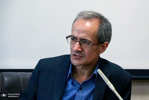 شهرداری خانه عقل را تعطیل کرد / ساخت قدرت ضد علم در ایران زندگی علم را کوچ نشین کرده است / کشور با بهاء دادن به اندیشه شکوفا می شود