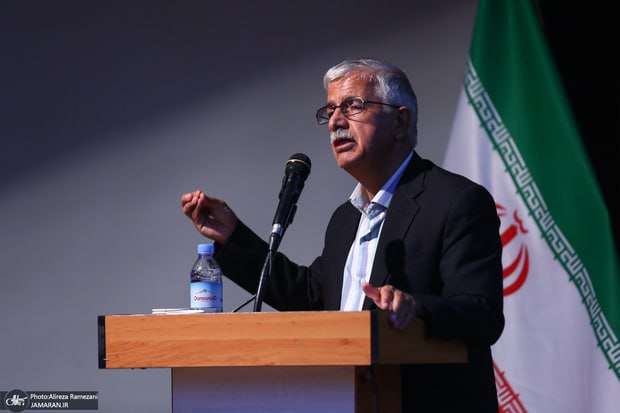 شهرداری خانه عقل را تعطیل کرد / ساخت قدرت ضد علم در ایران زندگی علم را کوچ نشین کرده است / کشور با بهاء دادن به اندیشه شکوفا می شود