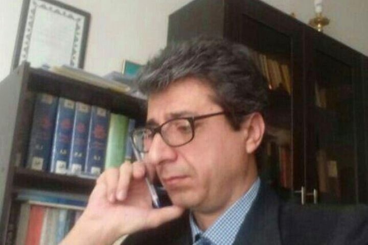 منتقد منتقد ناجی و او را به عنوان یک اصطلاح انقلابی / وابستگی ناراقی به دولت فقیر پهلوی / ناراقی ، بنیانگذار جامعه شناس بومی در ایران