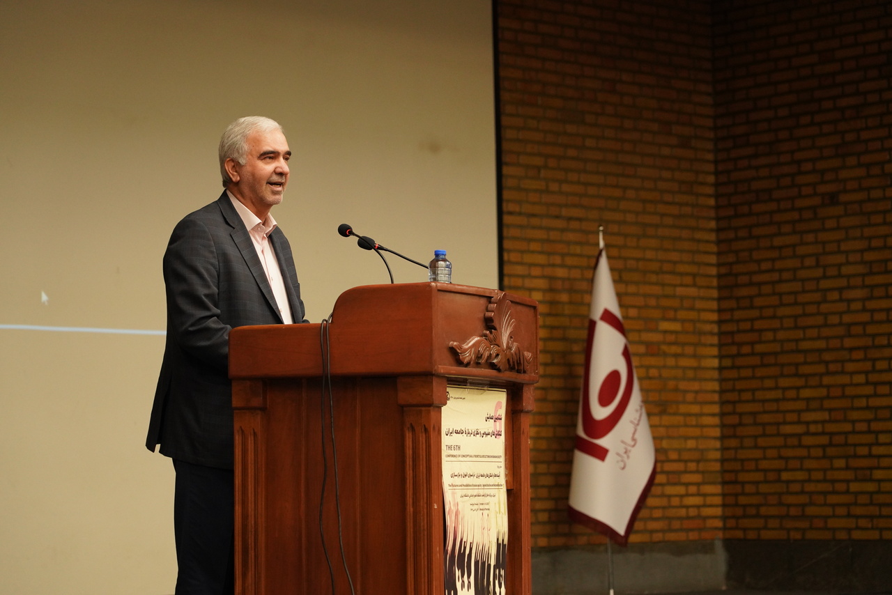 روایت پرویز پیران از قدرت زنان: کلید عبور از «جامعه لحظهای» در دستان زنان است / زوال خرد جمعی و کابوس «مدرنیته معکوس» در تاریخ ۱٥۰ ساله ایران