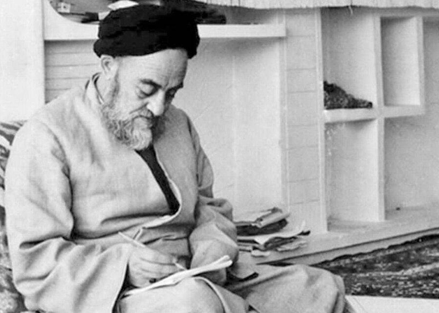 علی لاریجانی و نوشتن کتابی در مورد رد انحصار دولت و ترویج آزادی / تأمل سیاسی در زمینه تفکر و تفکر