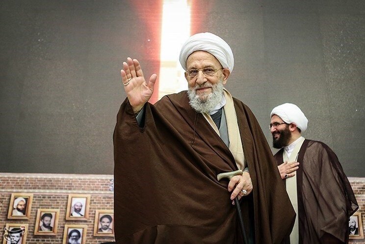 از نامه های عاشقانه آیت الله مهدوی کنی به خاطرات زندان / روایت یک زندگی اخلاقی با محوریت در زمینه علم و سیاست / برخی از مطالب به دلیل منافع انقلابی مطرح نشده است